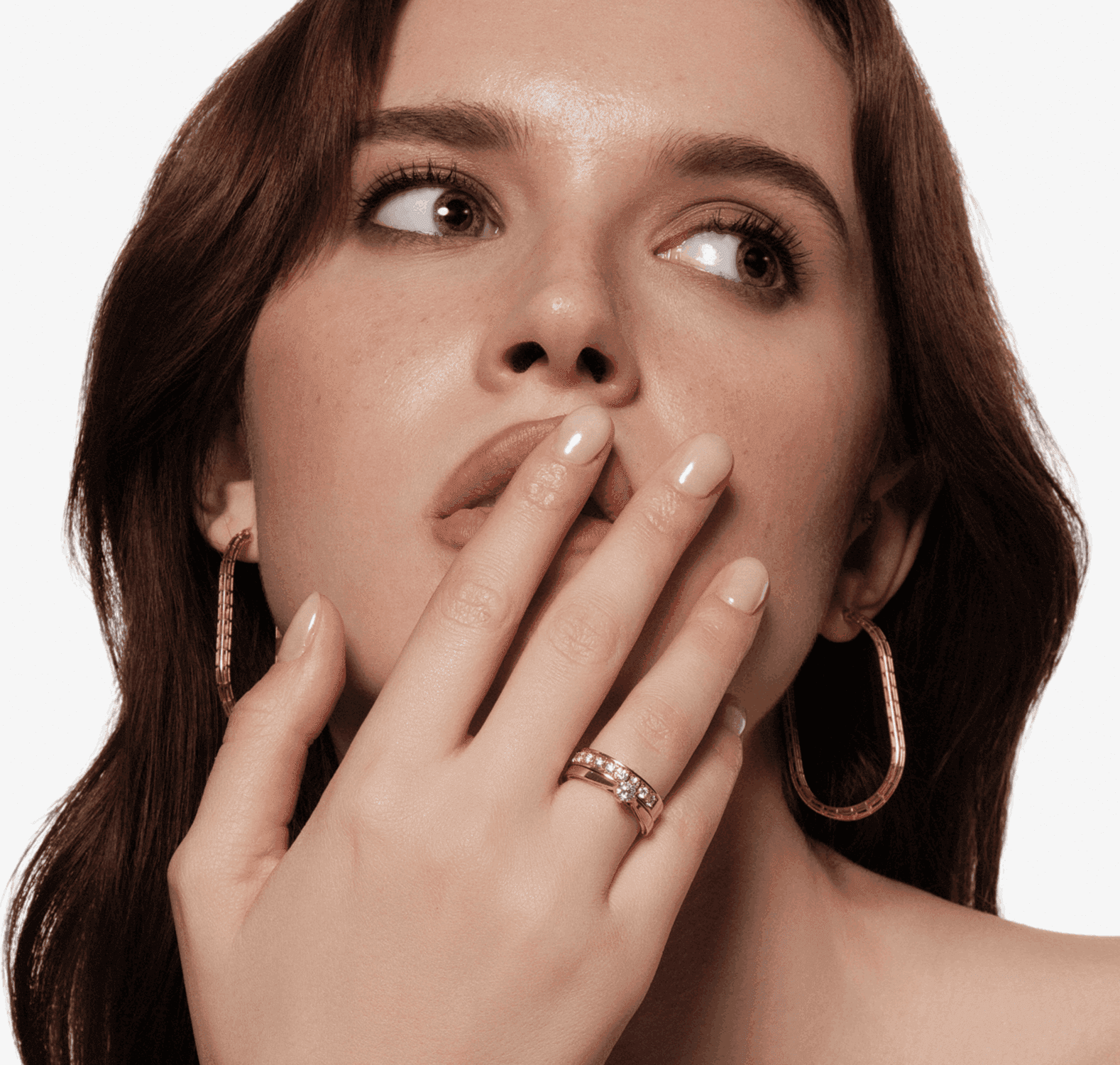 Sempurnakan Penampilanmu dengan Anting Emas Elegan dan Mewah Berhiaskan Berlian