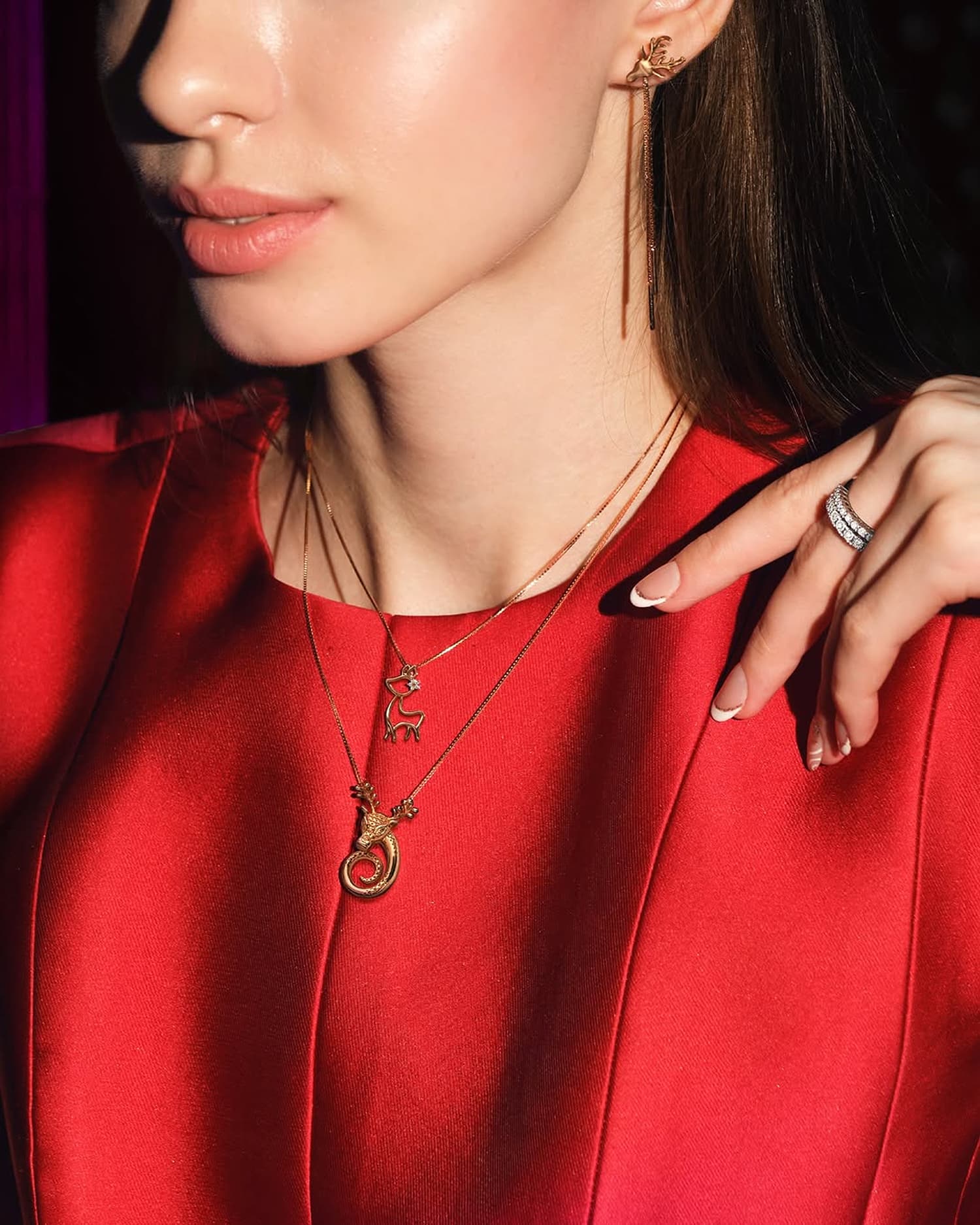 Berkilau di Hari Natal dengan Liontin Kalung yang Memesona!