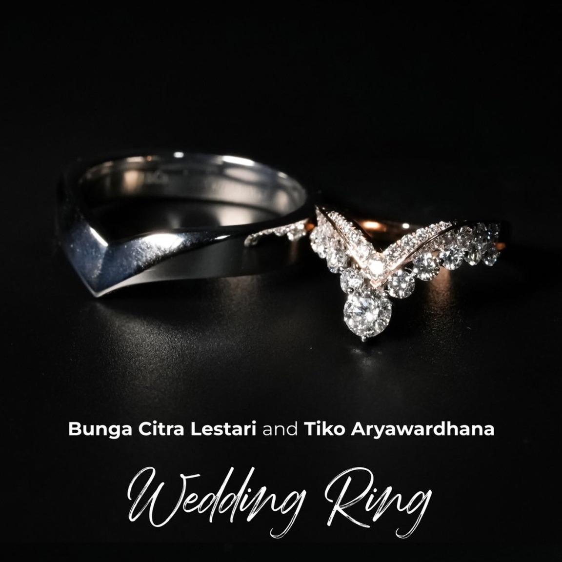 Detail dan Kilau Berlian Cantik Pada Cincin Nikah Custom Frank & co.