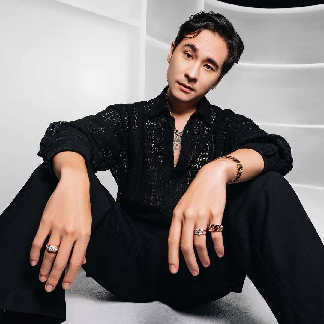 Gaya Jerome Kurnia bersama Koleksi Cincin Pria Frank & co.