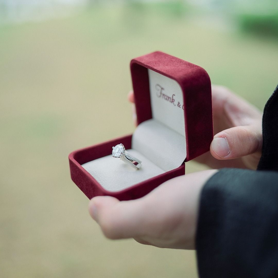 Cincin Tunangan Pilihan Maxime untuk Luna dari Frank & co.  