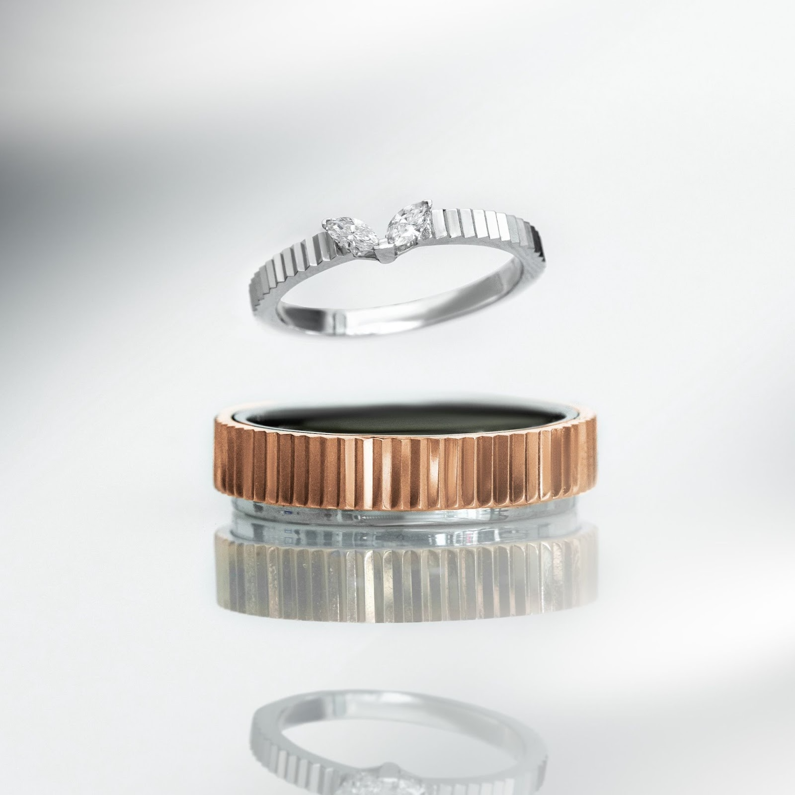 Couple Ring Berpaduan White Rose Gold 18 Karat dan Berlian Alami dari Frank & co.