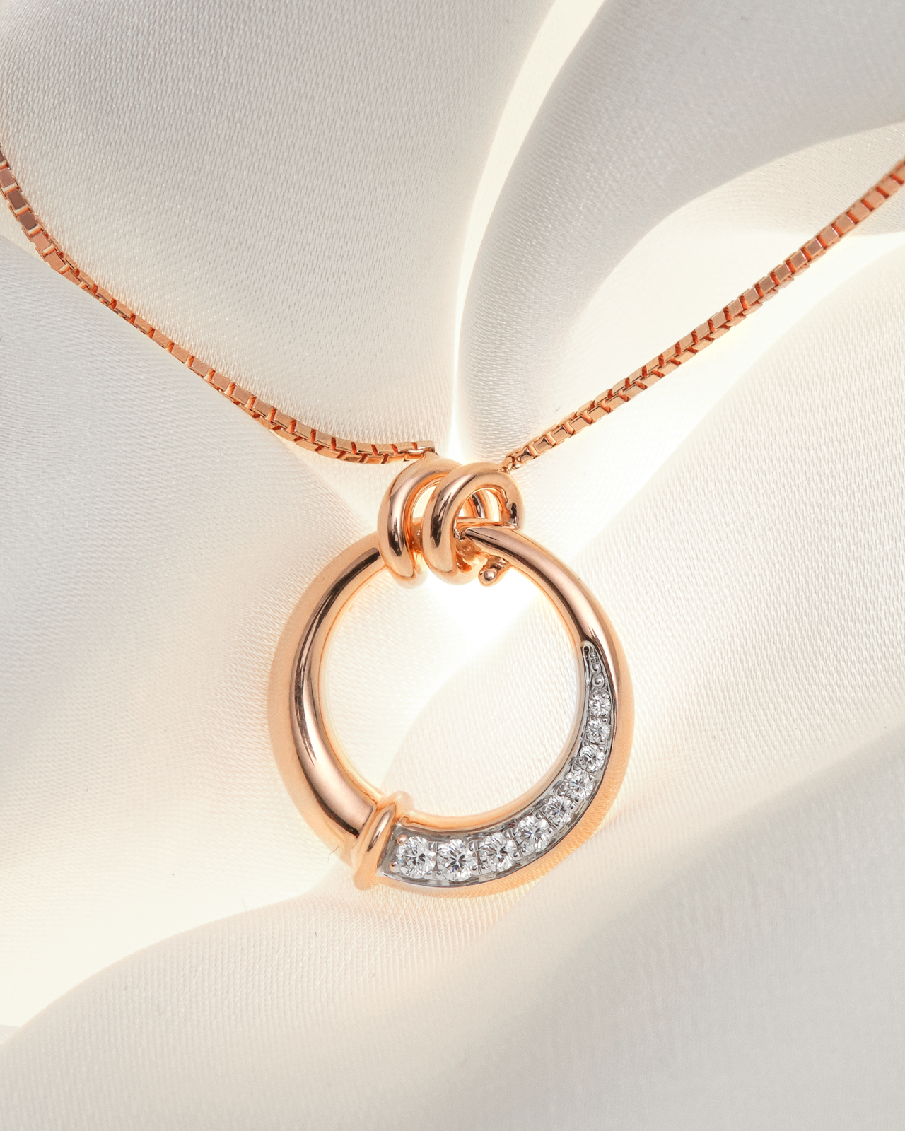 Kalung Berlian Frank & co. x Maudy Ayunda