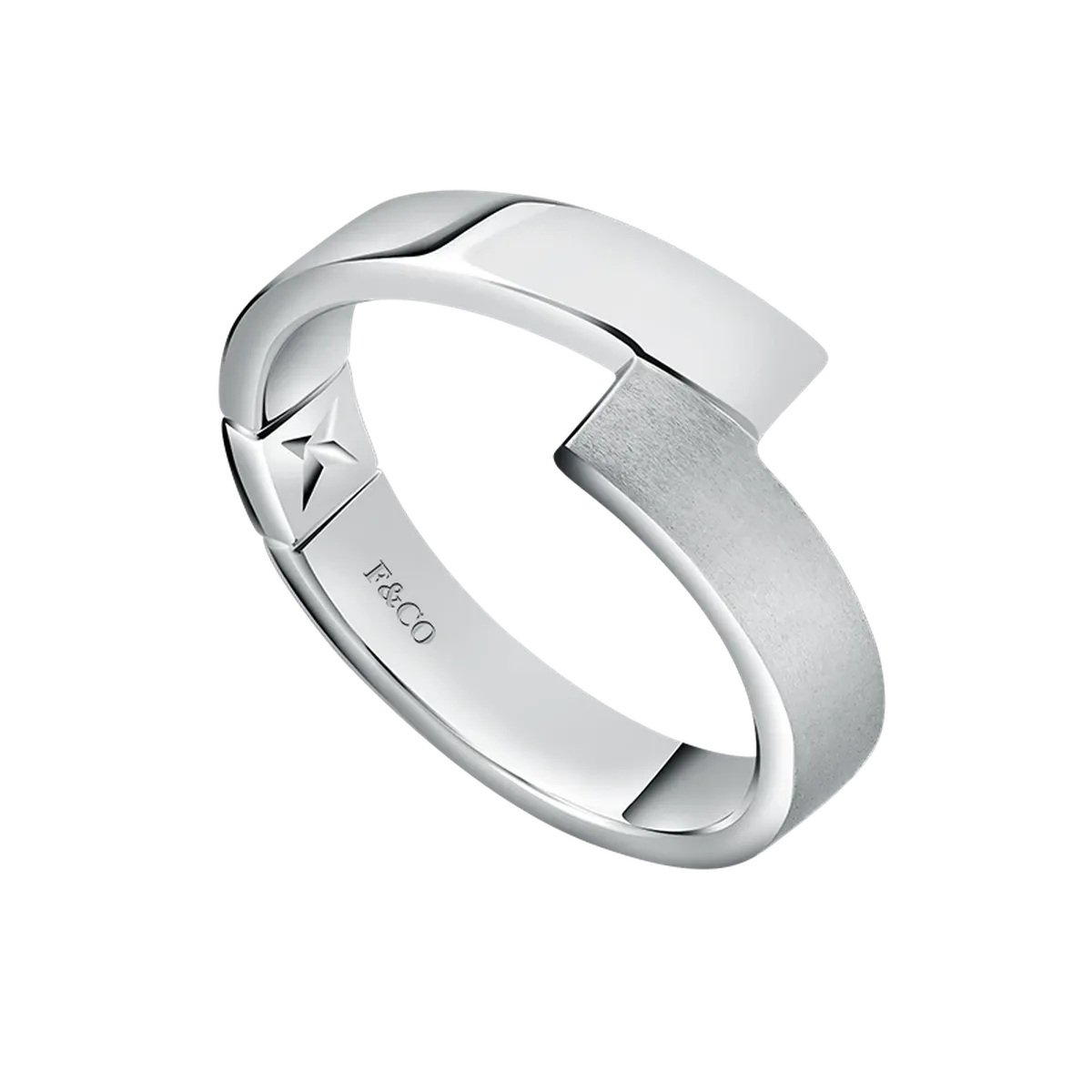 Cincin Fidelis Couple Ring dengan desain klasik dan timeless